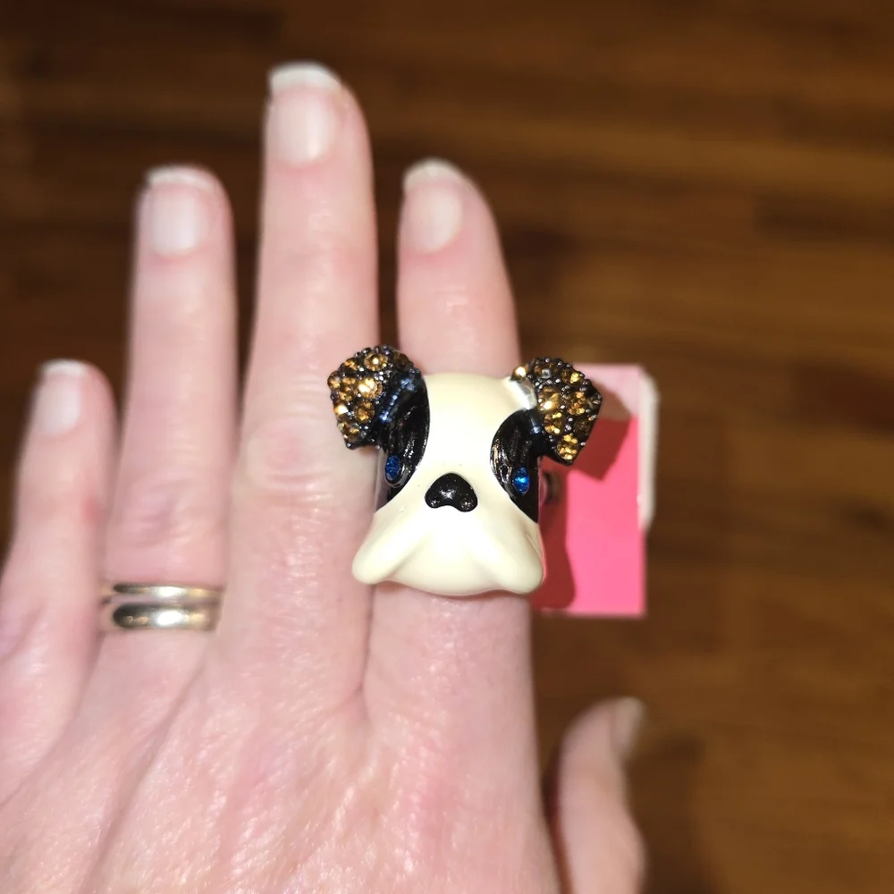 NWT Betsey Johnson Royal Engagement English Bulldog Ring